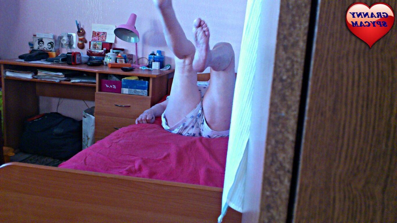 GRANNY SPYCAM 