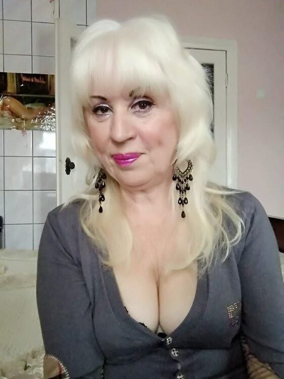 Non Nude Matures and Grannie 