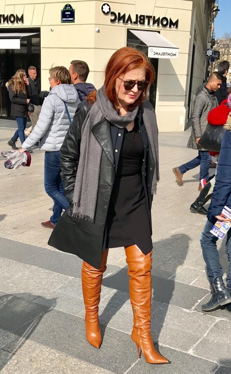 Well Dressed MILFs (Non Nude) 