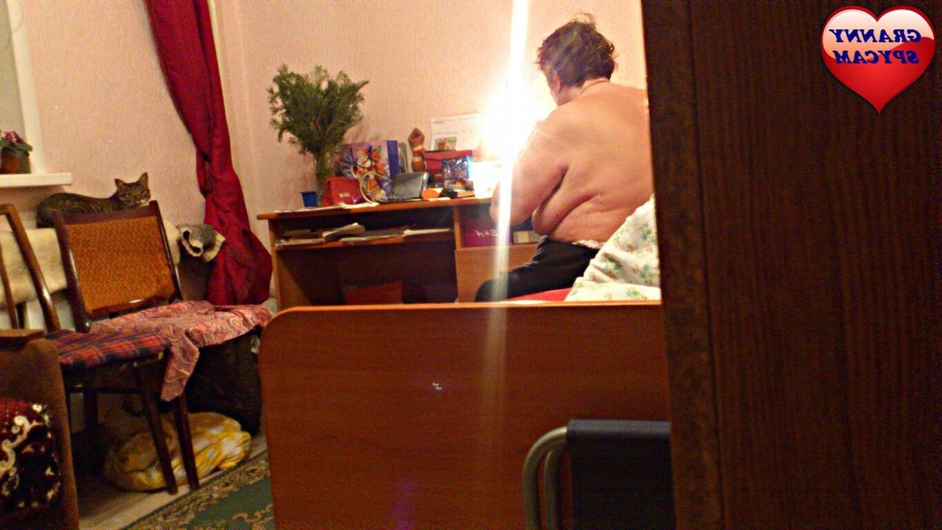 GRANNY SPYCAM 