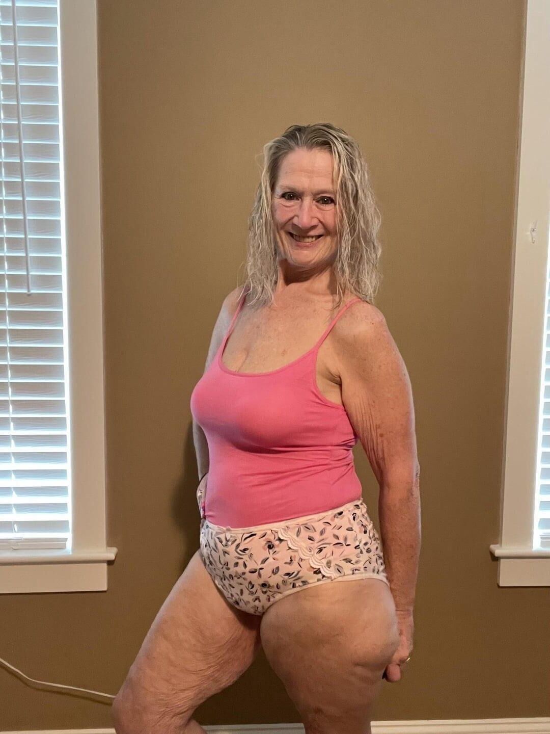 Incredible GILF