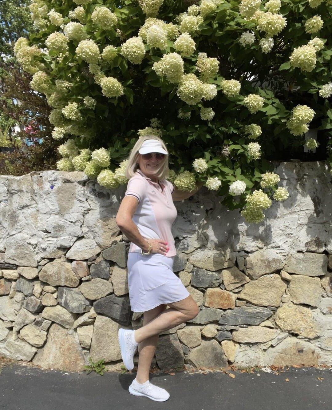 Incredible GILF