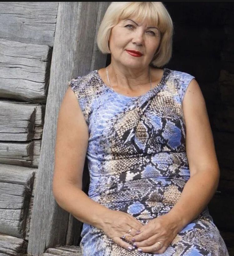 Non Nude Matures and Grannie 