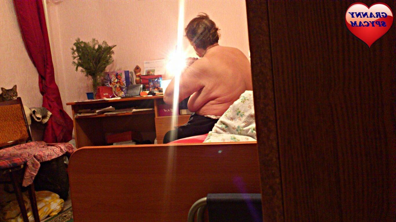 GRANNY SPYCAM 