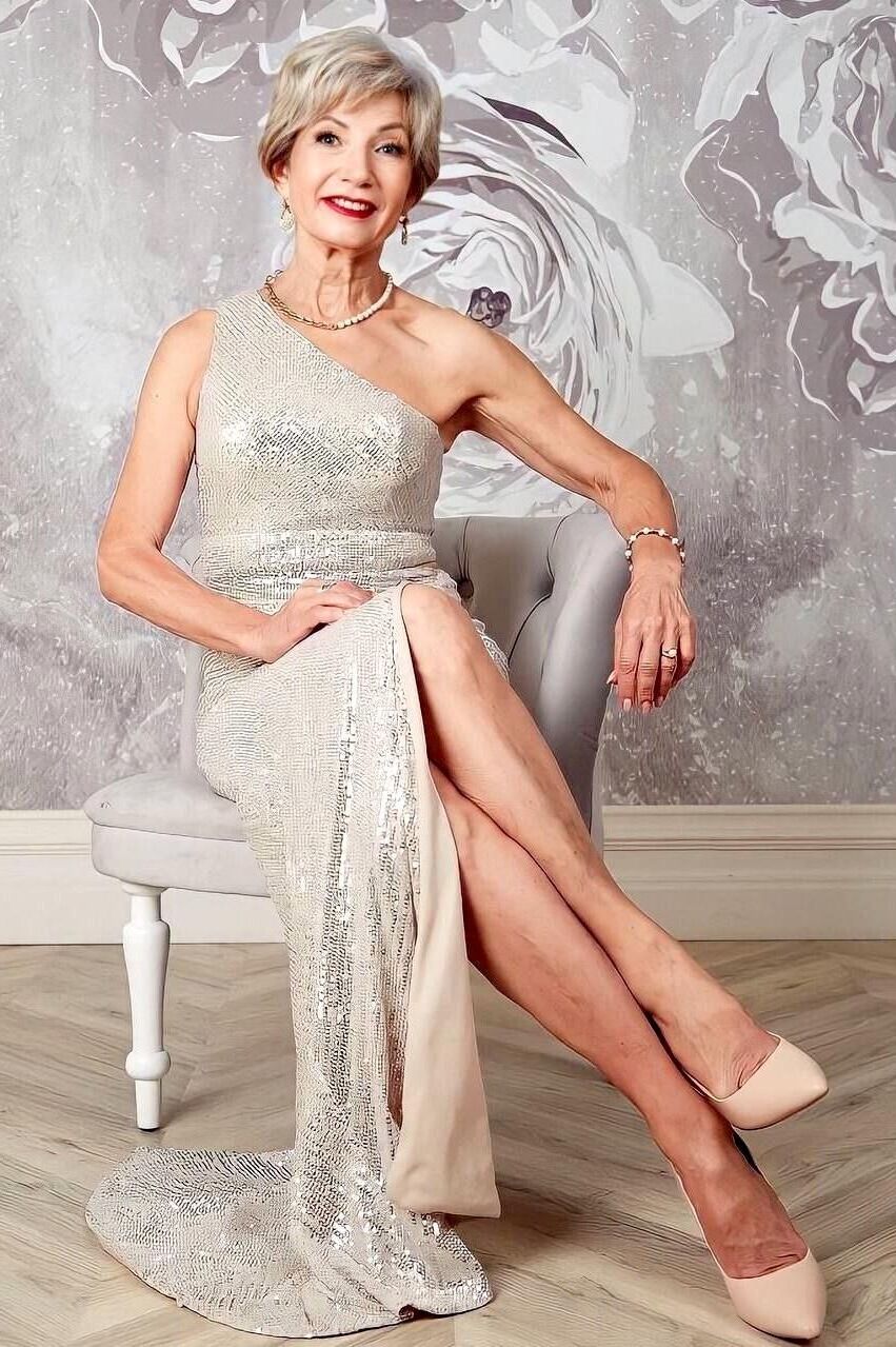 Non Nude Matures and Grannie 