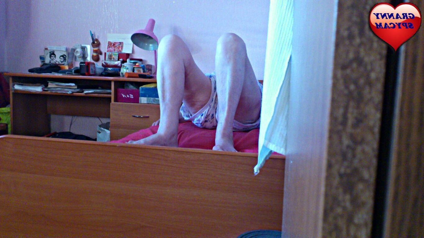 GRANNY SPYCAM 