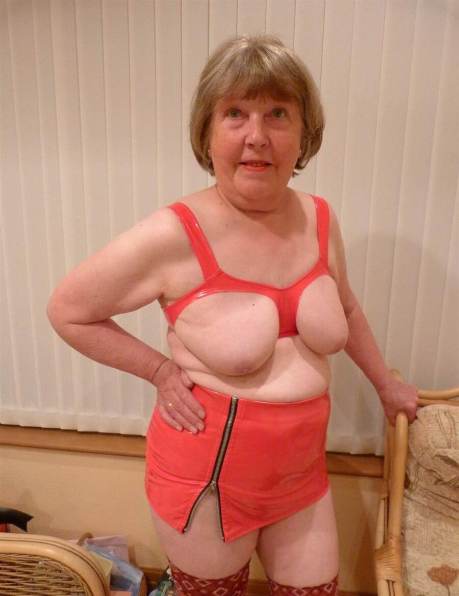 Show Us Your Tits Gran 