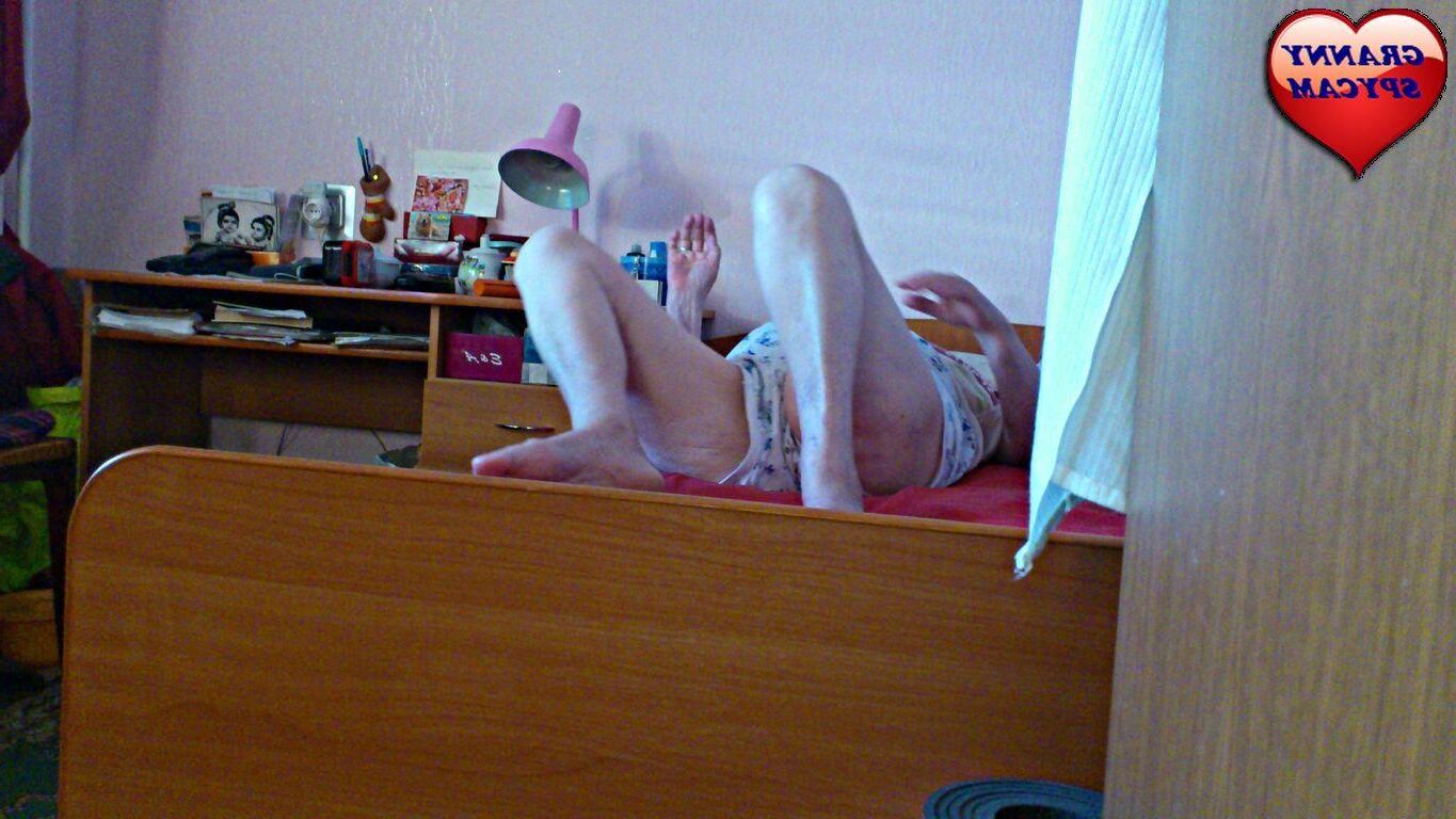GRANNY SPYCAM 
