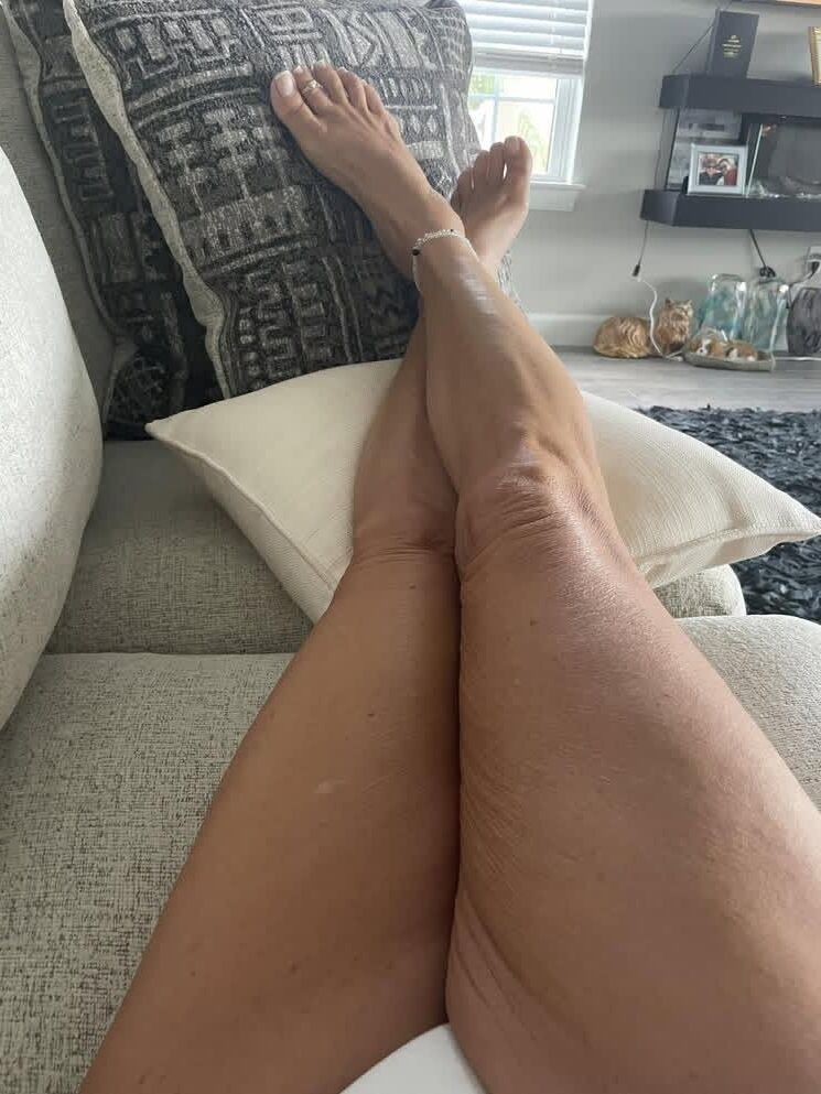  Legs, Feet and Toes