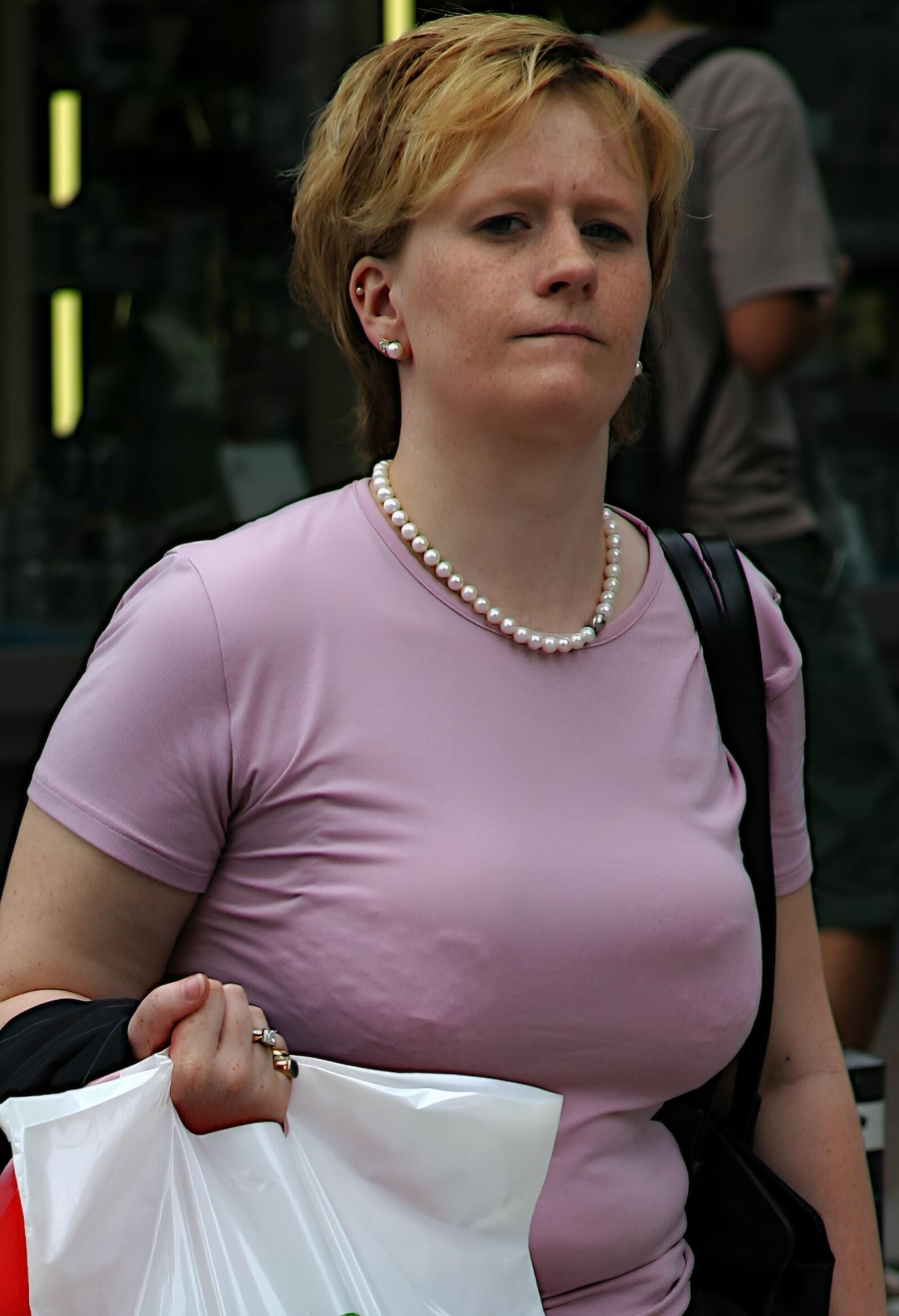 Big Teen Milf Titten in engen Outfits, zeigen Schlampen