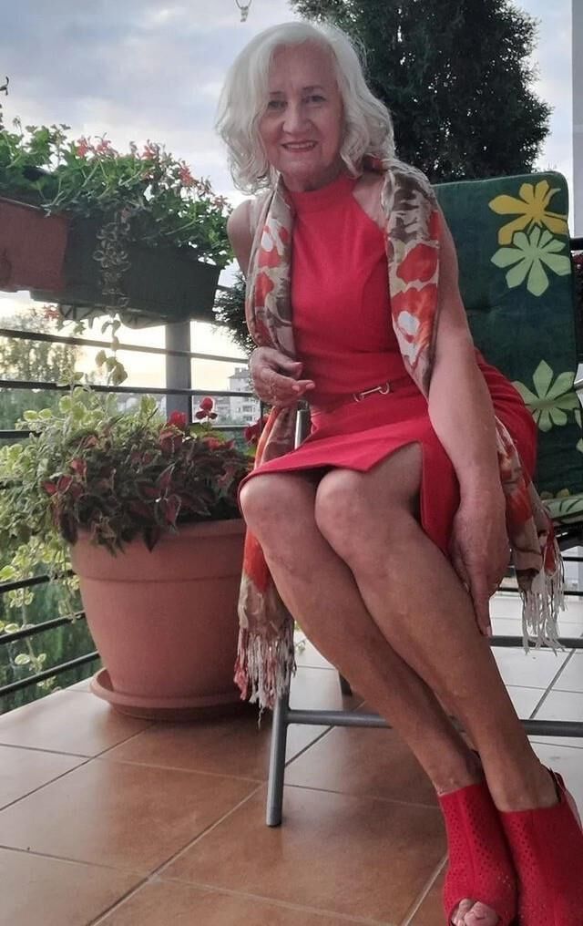 OLDER LADIES I WOULD LIKE IN MY BED N°