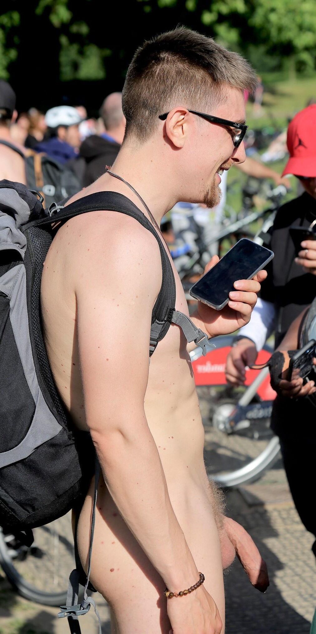 Weltnackte Radtour