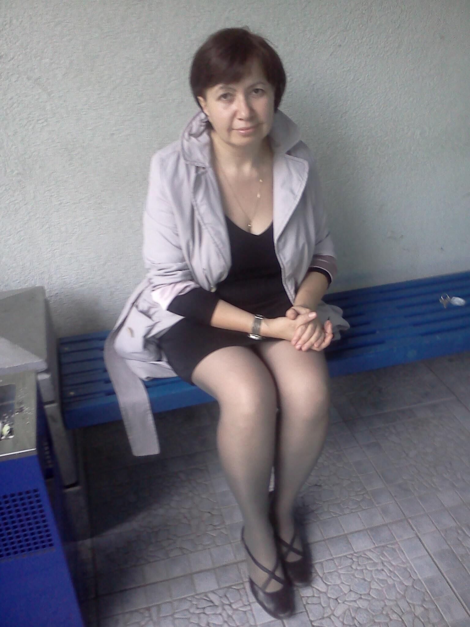 Mom is so sexy in pantyhose 