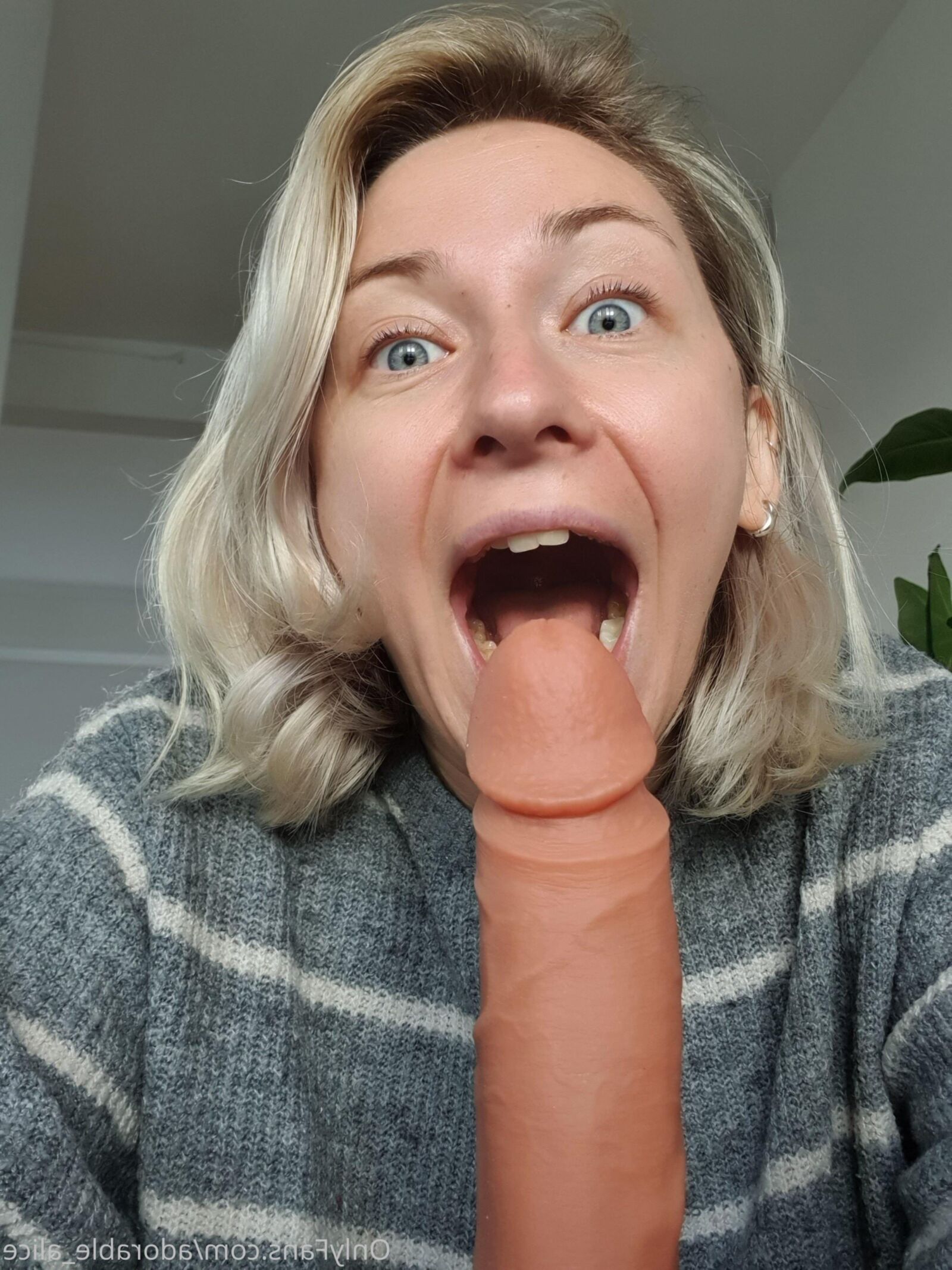 Alice Beauty Skinny Sexy Naughty Blonde Milf Mixed Hot Shots