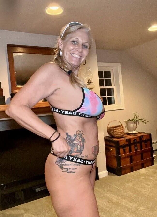 Sydney Sexy Curvy Big Boobs Blonde Mature Mixed Hot Shots