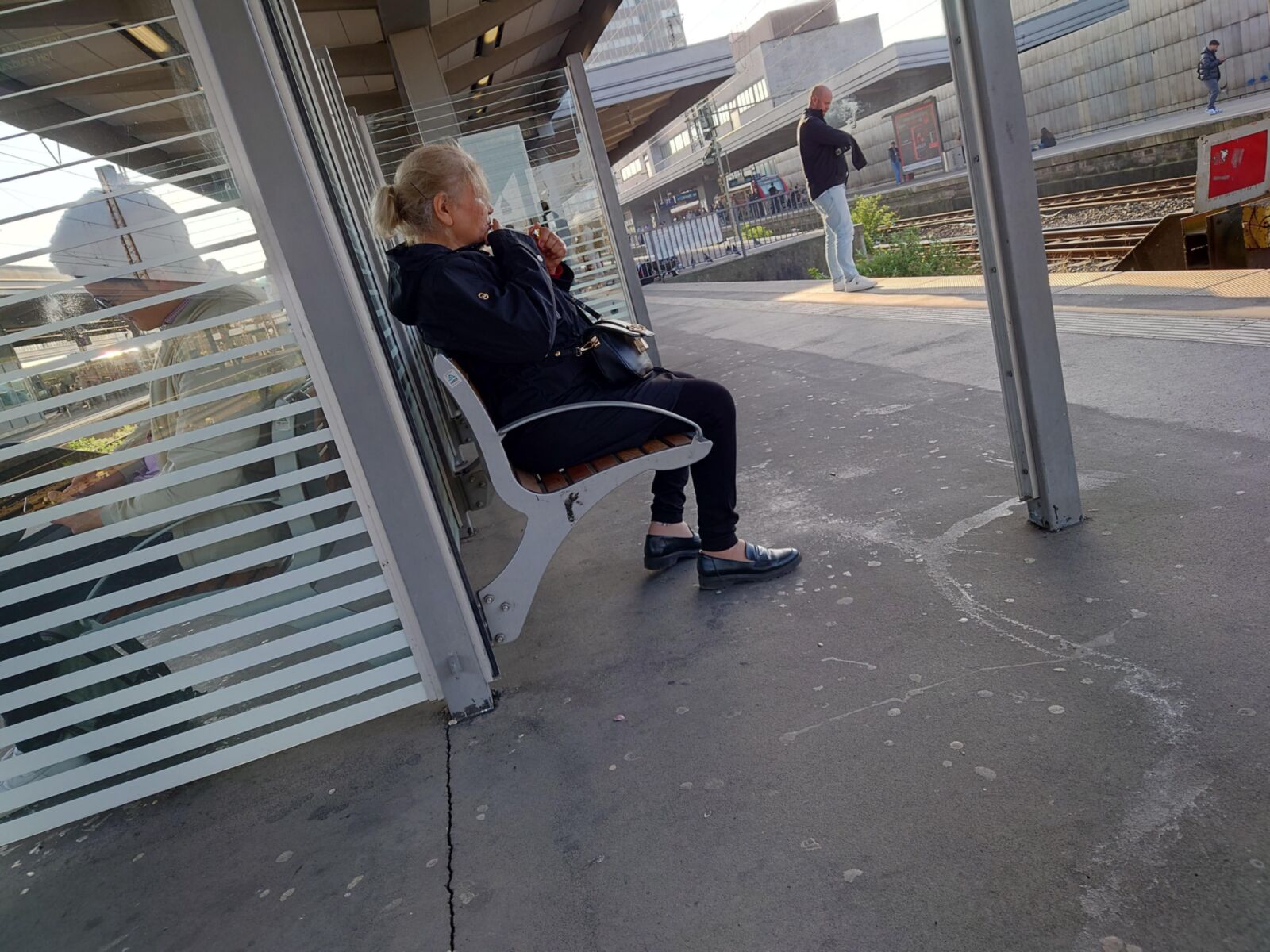 Sie ist Rauch, sie ist verknallt, sie schadet sich aus
