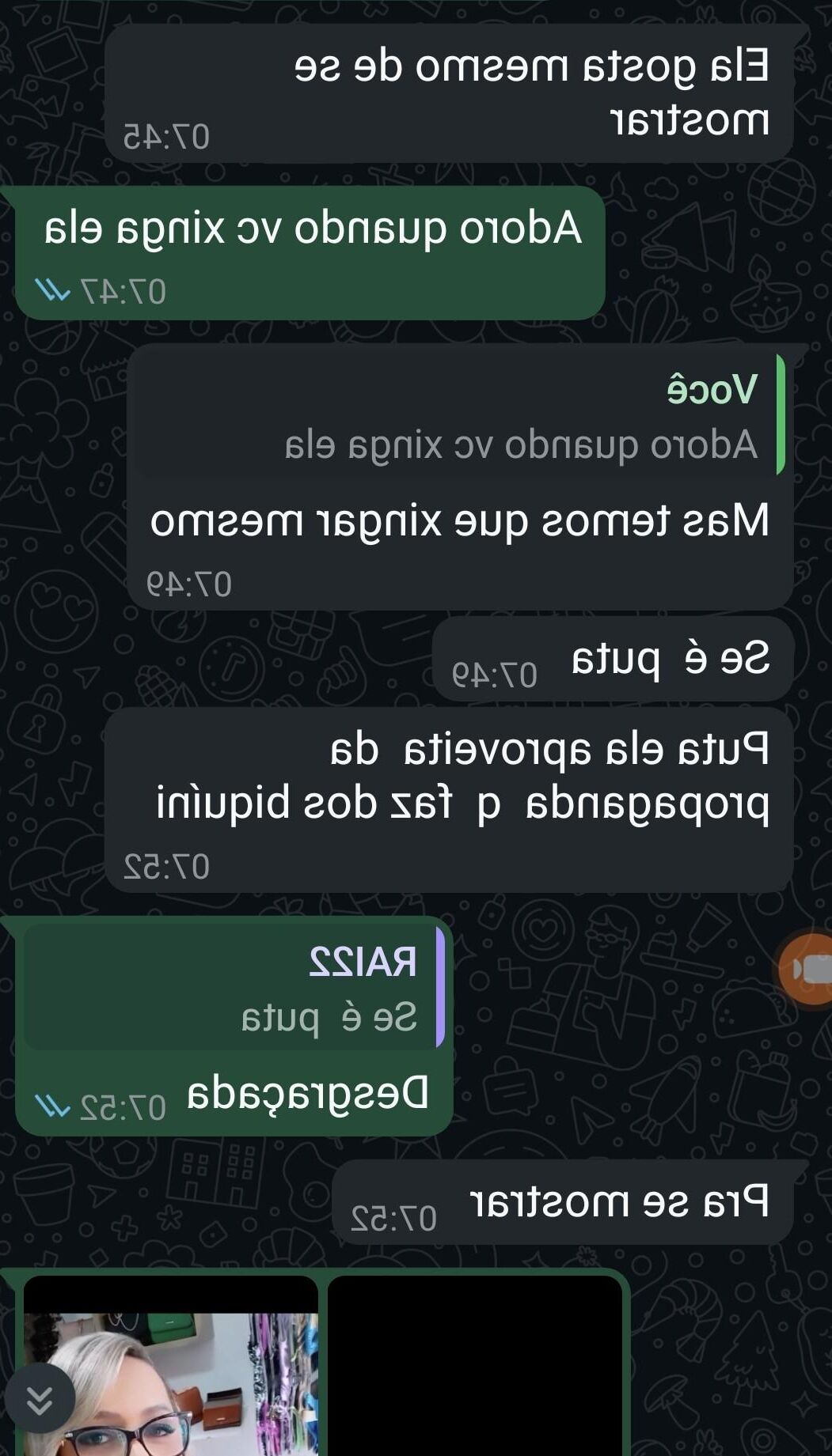Меня зовут Келли, много комментирует и делаю извращенные злые вещи