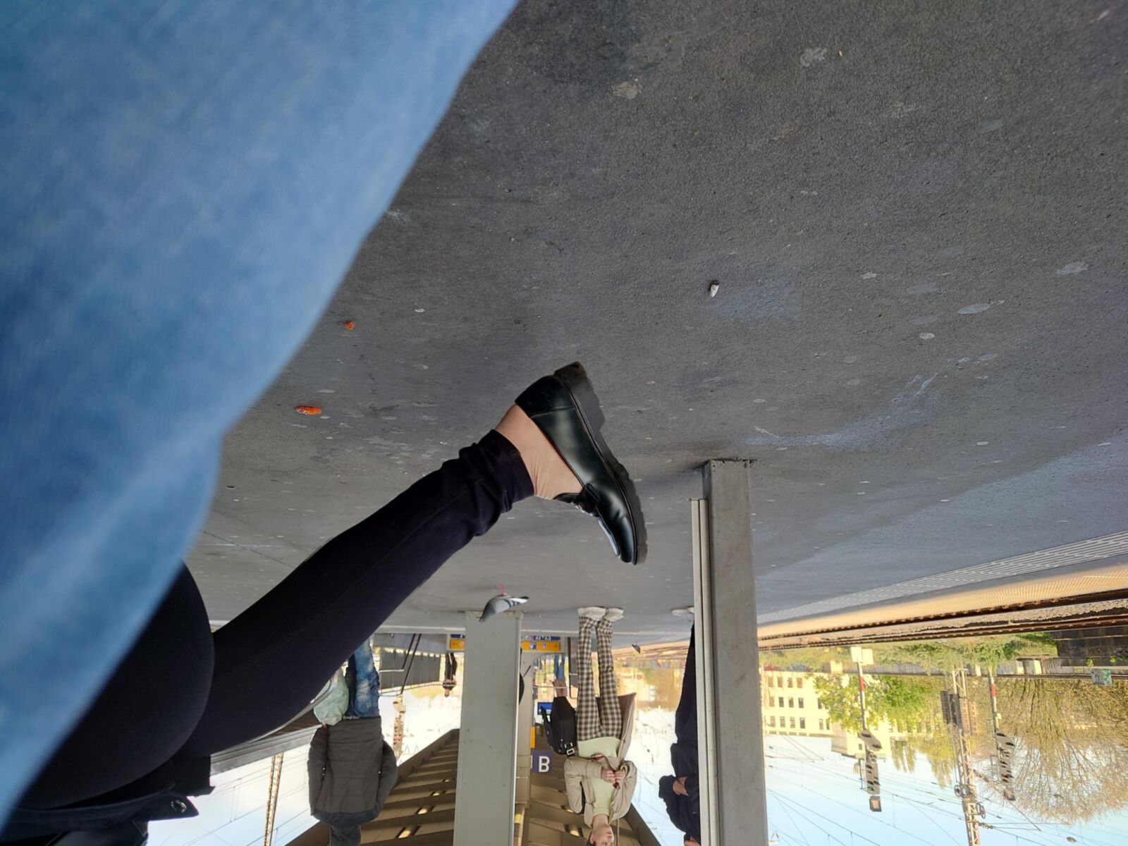 Sie ist Rauch, sie ist verknallt, sie schadet sich aus