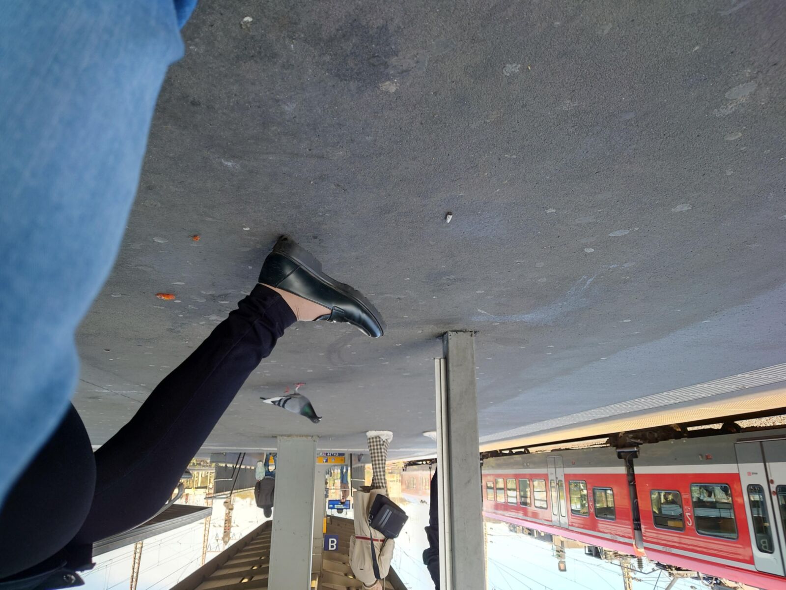 Sie ist Rauch, sie ist verknallt, sie schadet sich aus