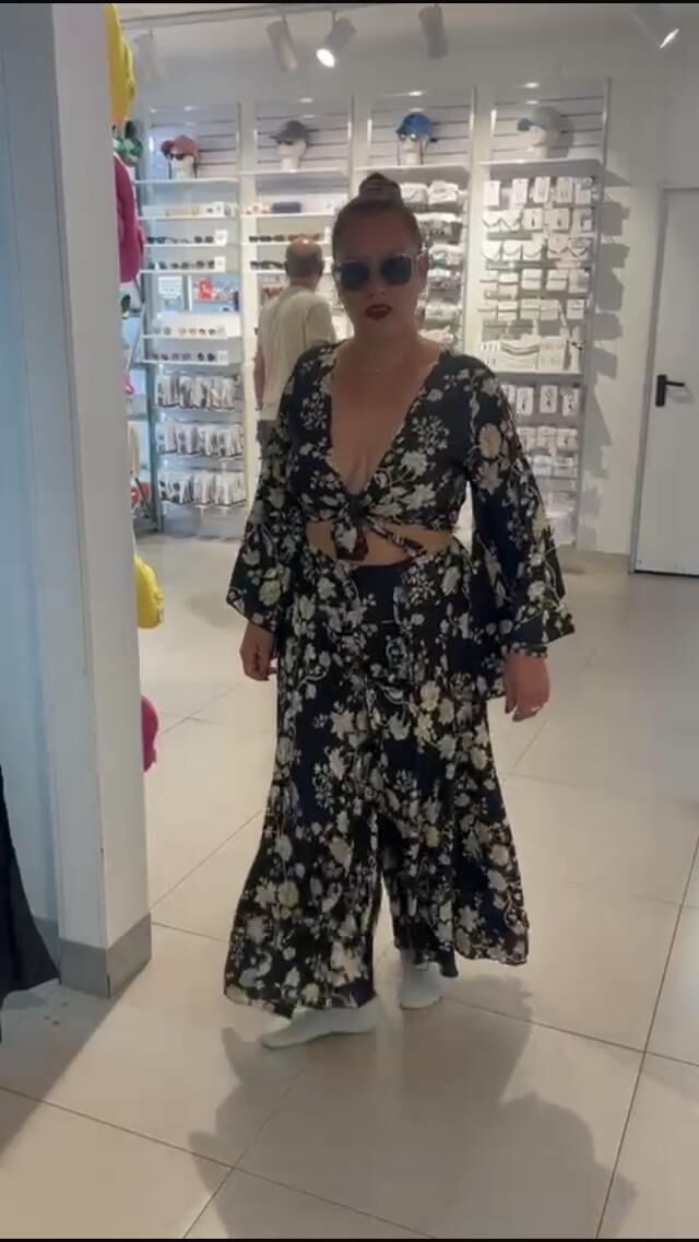 Ehesau monika non nude zuhause unterwegs