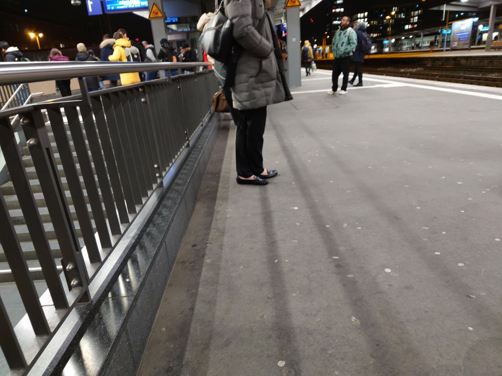 Office MOM in Loose Loafers