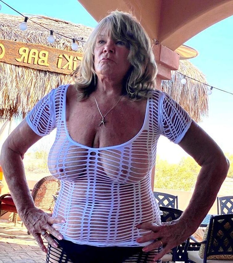 Granny Milf see throut 