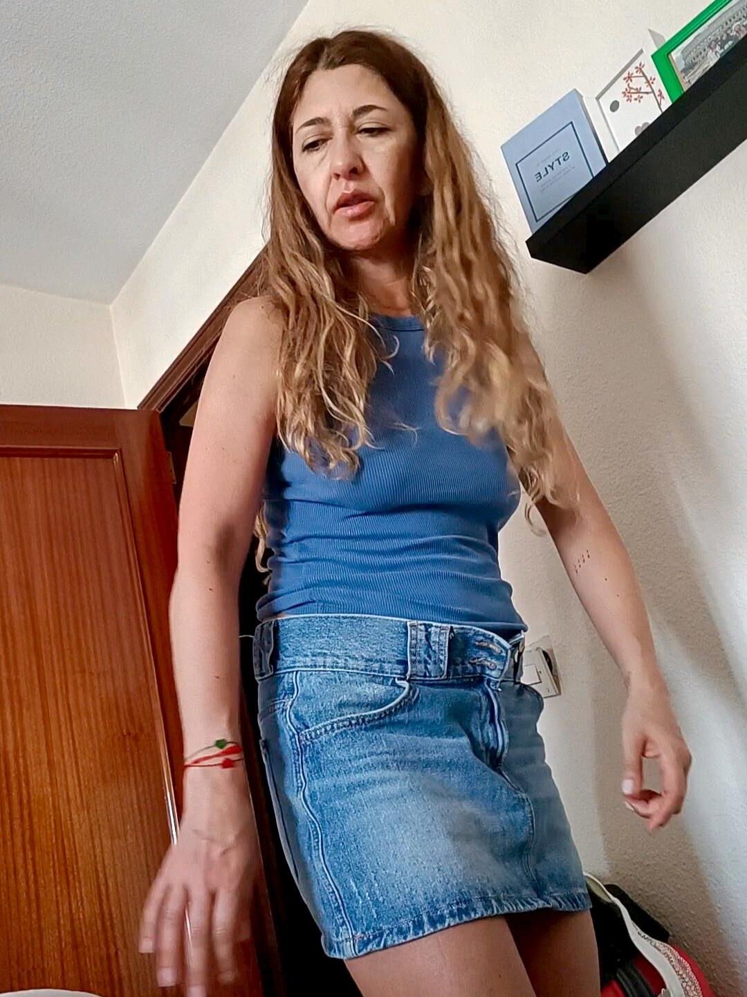 Cougars + MILF's ()