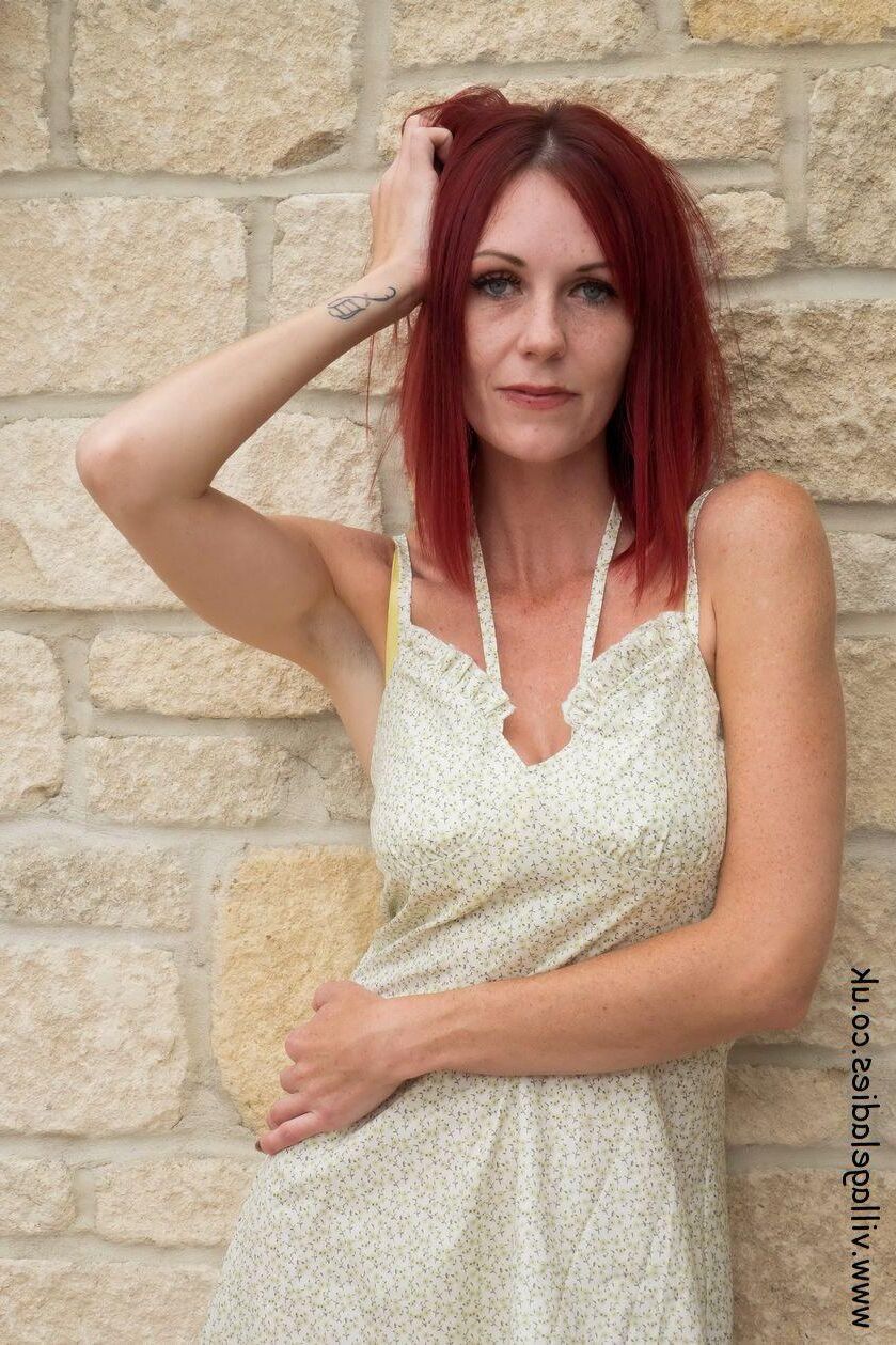 . Agata Gorgeous MILF has a wonderful pussy.