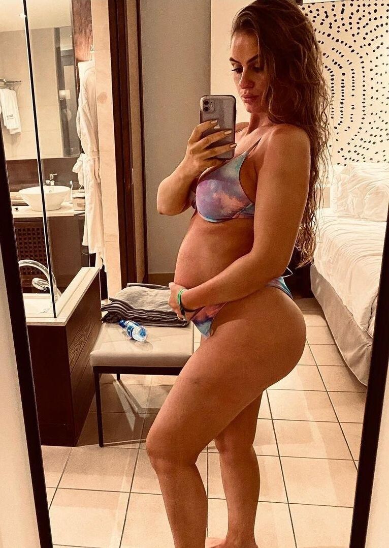 Maria curvy muscular fat tits MILF spread her far & wide