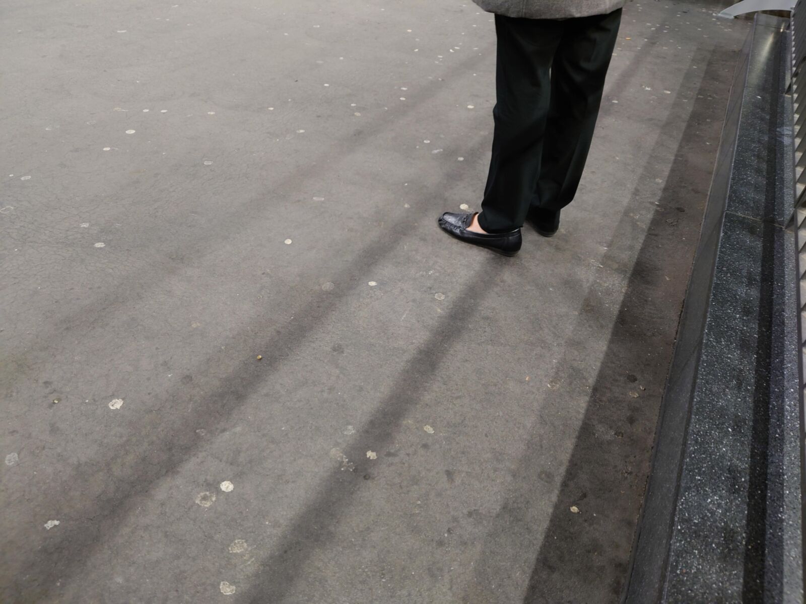 Office MOM in Loose Loafers