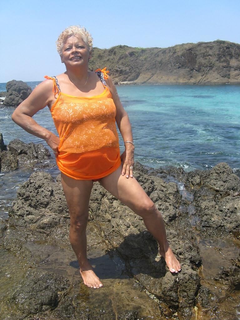 Amateur clothed milf, gilf collection