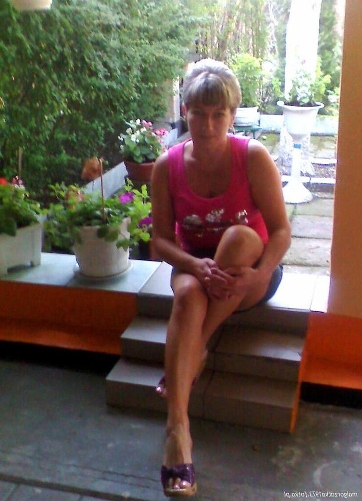 Amateur clothed milf, gilf collection