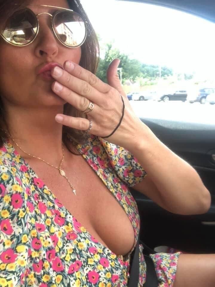 Atraped My Eye English Mom Sara
