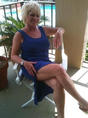 Amateur clothed milf, gilf collection