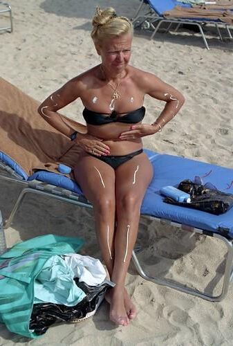 Amateur clothed milf, gilf collection