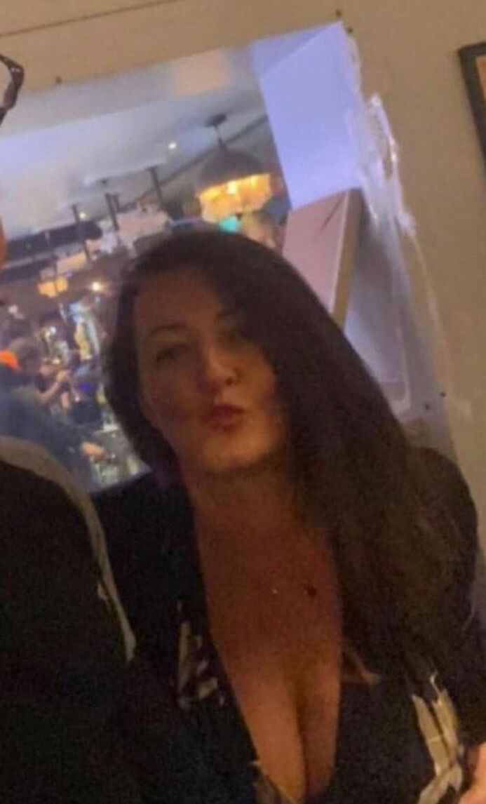 Atraped My Eye English Mom Sara