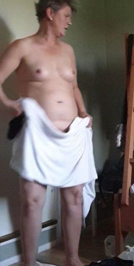 Skanky Swedish slut caught on candid camera 