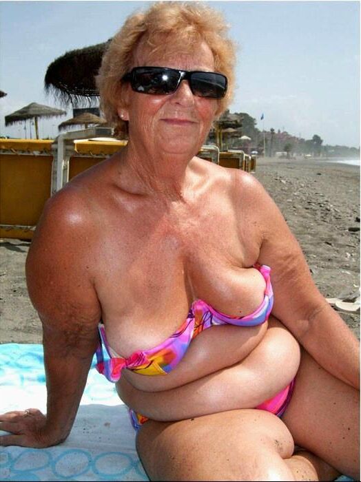 Abuelas bikini