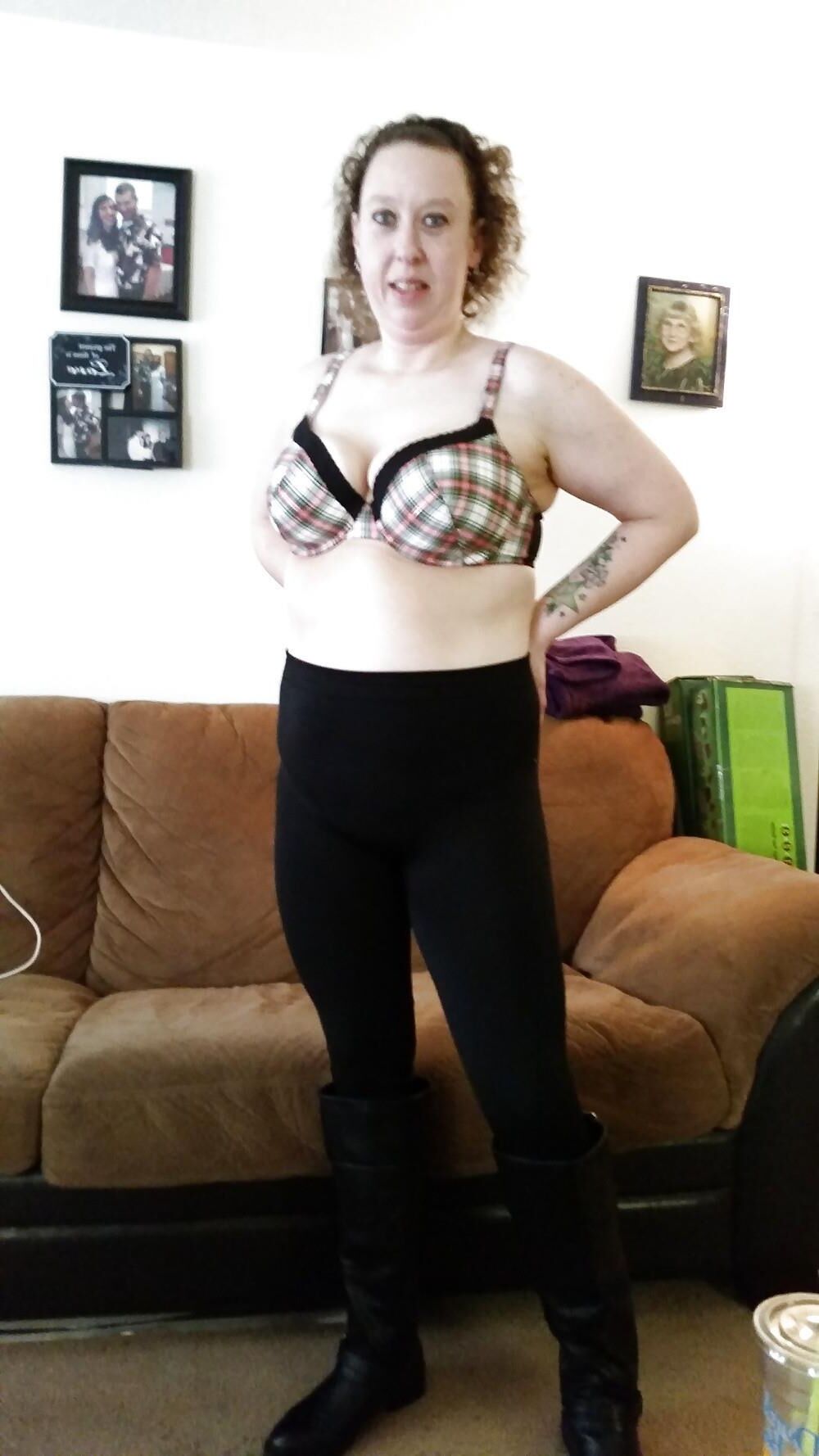 Шлюха BBW нуждается в обнаженной.