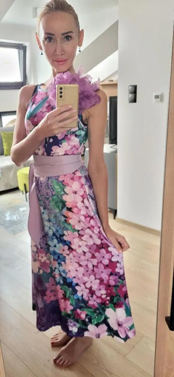 sexy busty slim mature slut