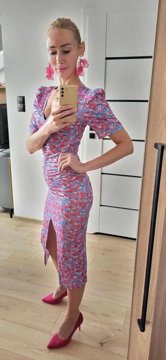 sexy busty slim mature slut