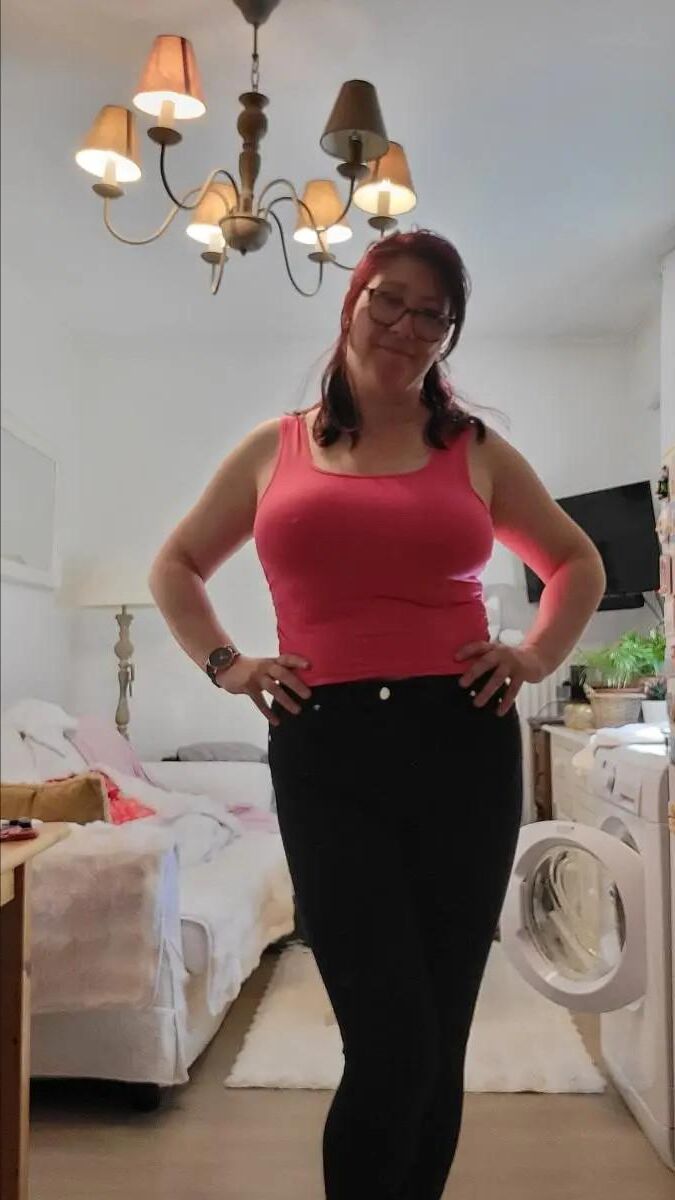 sexy busty mature slut 