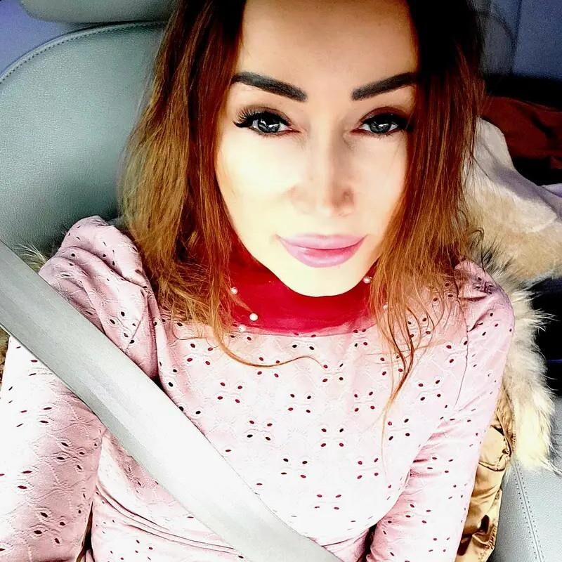 sexy busty slim mature slut