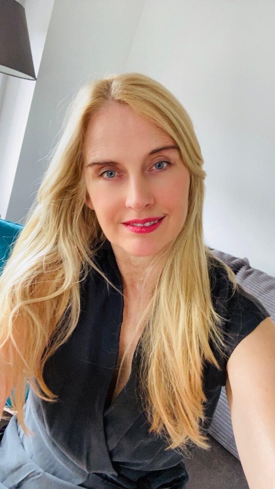Blonde Teacher's Slut want Cumface