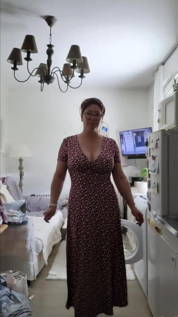 sexy busty mature slut 