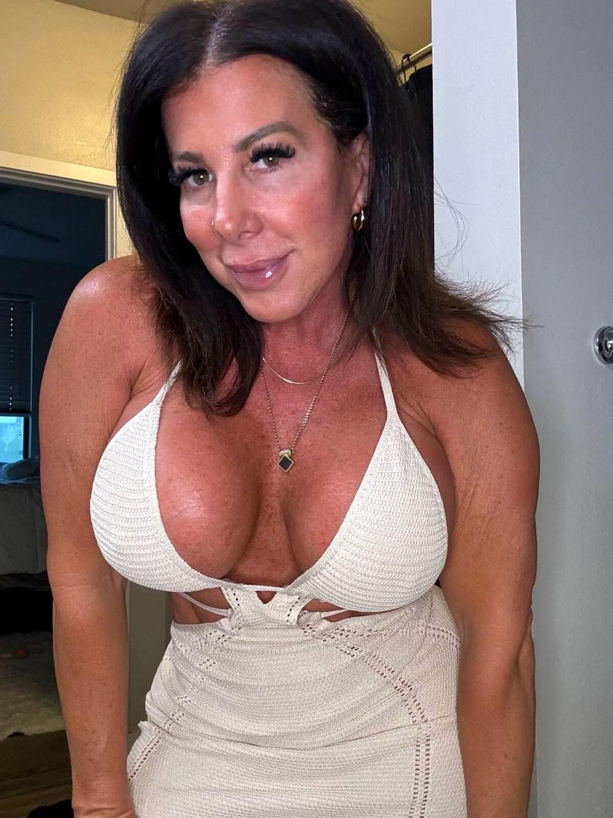 Becca Alexa Sexy Mature Busty Babe in Hot Lingerie