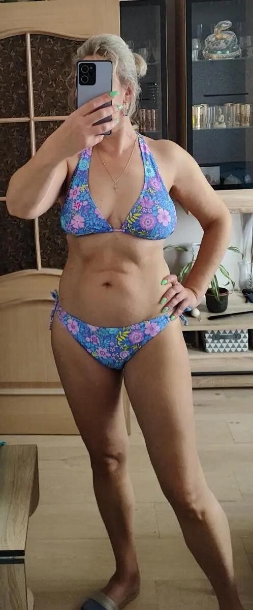 sexy busty mature slut 