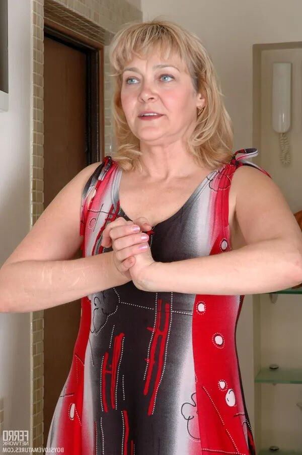 dana mature
