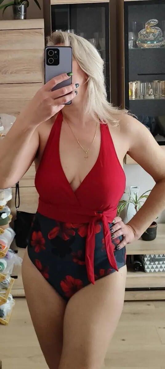 sexy busty mature slut 