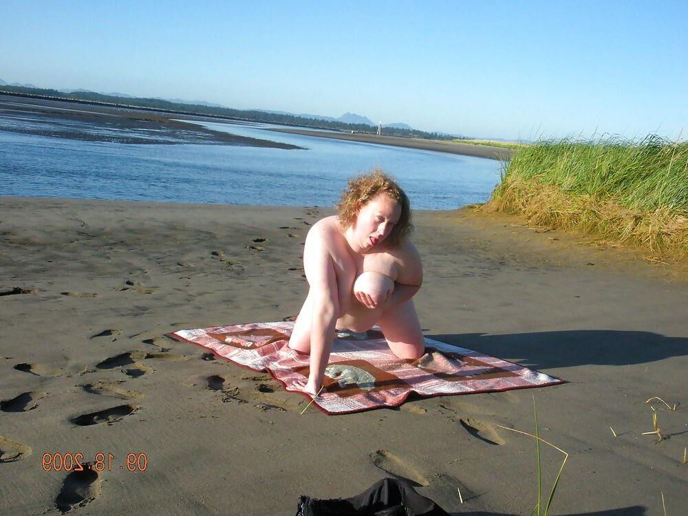 Шлюха BBW нуждается в обнаженной.